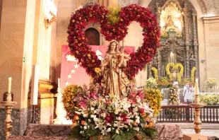 Nossa Senhora do Carmo na basílica a ela dedicada em São Paulo (SP)