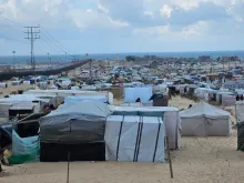 Um campo de refugiados em Gaza abriga os desabrigados pela guerra.