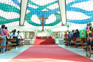 Missa pela defesa da vida na catedral de Brasília