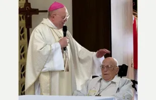 O arcebispo emérito de Curitiba, dom Pedro Fedalto completou 70 anos de sacerdócio em 2023 e concelebrou  a missa de São José com dom Peruzzo um dia depois de receber alta do hospital