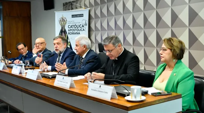 Instituição da Frente Parlamentar Católica Apostólica no Senado