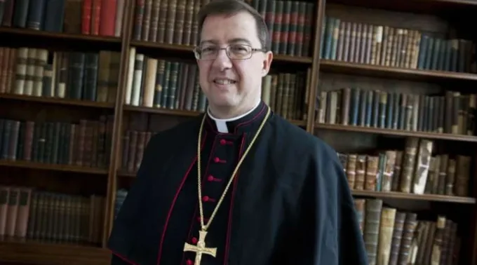 O bispo auxiliar de Westminster, dom John Sherrington, responsável por questões relacionadas à vida da Conferência dos Bispos Católicos da Inglaterra e País de Gales. ?? 