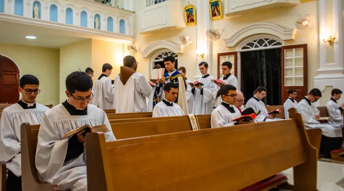 Seminaristas da Administração Apostólica Pessoal São João Maria Vianney