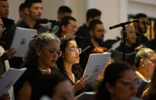 Coro na missa de posse de dom Gregório Paixão, em Fortaleza