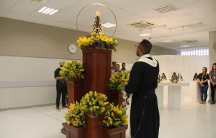 Entrega do manto e trono de Nossa Senhora Aparecida.