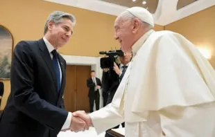 Papa Francisco recebe o secretário de Estado dos EUA, Antony Blinken, no Vaticano em 27 de novembro de 2024.