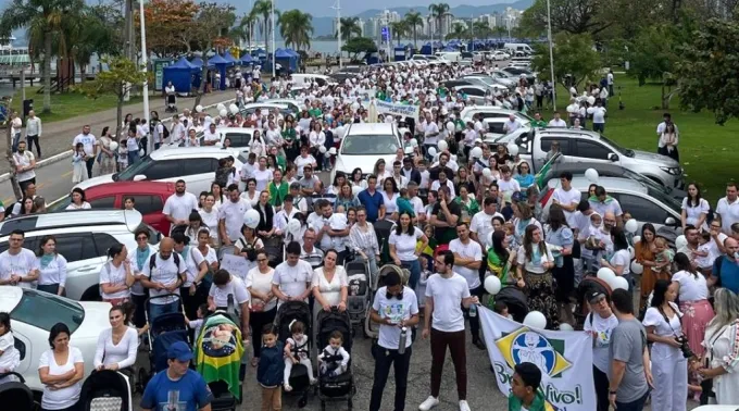 Caminhada em defesa da vida contra o aborto em Florianópolis