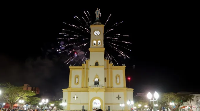 Catedral Nossa Senhora de Lourdes em Apucarana (PR). ?? 