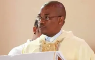 O padre Paul Tatu Mothobi foi assassinado no último sábado (27) na África do Sul.