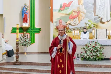 Dom José Mário Scalon Angonese na missa de crisma.