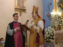O excomungado falso bispo Pablo de Rojas e o falso padre José Ceacero.