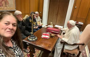 Fundadores da Fazenda da Esperança com o papa Francisco.