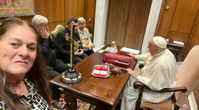 Fundadores da Fazenda da Esperança com o papa Francisco. ?? 