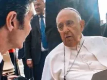 O governador do Pará, Helder Barbalho, com o papa Francisco, no Vaticano