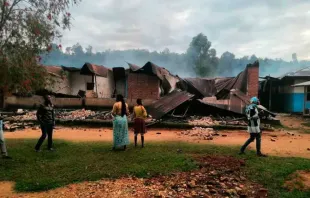 Hospital na cidade de Maboya (Congo) depois de ataque armado.