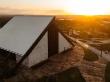 Igreja do Ressuscitado que passou pela Cruz