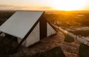 Igreja do Ressuscitado que passou pela Cruz