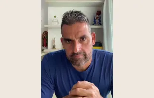 Imagem do vídeo de esclarecimento de Diego Falcão sobre seu desligamento da seleção brasileira feminina de basquete