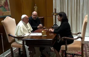 A ministra da Saúde do Brasil, Nísia Trindade foi recebida pelo papa Francisco ontem (9), em uma audiência privada, no Vaticano