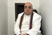 Padre José Eduardo de Oliveira e Silva na sala de confissão da sua paróquia