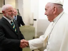 Lula e papa Francisco na cúpula do G7.