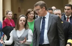 Mar Galcerán com o presidente do Partido Popular, Alberto Núñez Feijóo