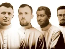 Da esquerda para a direita os quatro novos beatos: o irmão Vittorio Faccin; e os padres Luigi Carrara, Albert Joubert e Giovanni Didonè