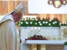 Papa Francisco celebra a missa na Catedral Católica Caldeia de São José, em Bagdá, Iraque, 6 de março de 2021