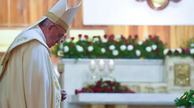 Papa Francisco celebra a missa na Catedral Católica Caldeia de São José, em Bagdá, Iraque, 6 de março de 2021