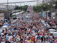 Devotos na 211ª procissão em honra a Nossa Senhora do Rocio.