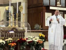 Relíquias de santa Teresinha do Menino Jesus no Santuário Basílica Sagrada Família em Goiânia (GO).