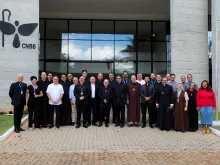 Padres reunidos na sede da CNBB em Brasília.