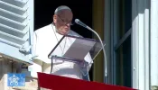 Não tenhamos medo de dar o primeiro passo para levar luz à escuridão, diz papa Francisco