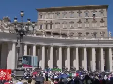 O papa Francisco presidiu a oração do Ângelus neste domingo, 25 de agosto, diante dos fiéis reunidos na Praça de São Pedro, no Vaticano.