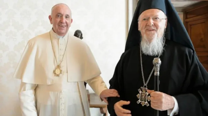 Papa Francisco durante encontro com o Patriarca Ecumênico Bartolomeu I no Vaticano, em 4 de outubro de 2021. ?? 