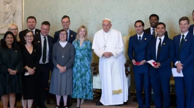 Papa Francisco com CEOs de empresas e bancos. ?? 