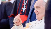 Cuidem também de si mesmos, pede o papa Francisco a padres e religiosos