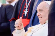 Papa Francisco antes de sua chegada ao encontro com padres e religiosos em Córcega