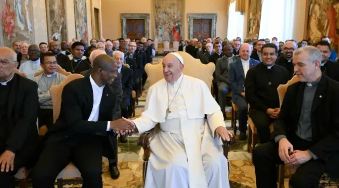 Papa Francisco com os sacerdotes do Sagrado Coração de Jesus em 27 de junho. ?? 