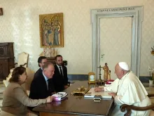 Papa Francisco conversou com o governador do Espírito Santo, Renato Casagrande durante uma audiência privada no sábado (9), no Vaticano