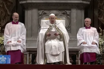 Papa Francisco durante a missa da véspera de Natal de 2023.