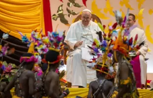 Papa Francisco visita a Escola Secundária da Cáritas em Port Moresby em Papua-Nova Guiné