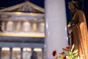 A imagem de são Paulo fora da Basílica de São Paulo Fora dos Muros na procissão solene de suas correntes no dia 29 de junho