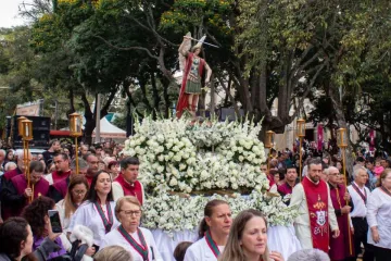 Procissão de são Miguel Arcanjo, na cidade de São Miguel Arcanjo (SP)