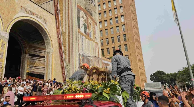 Chegada das relíquias de santa Teresinha ao santuário de Aparecida