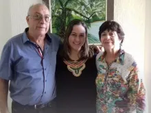 José Cloves Arruda e Maria Auxiliadora Vaz de Arruda com a filha Priscila Vaz.