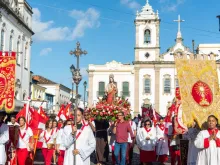 Procissão com a imagem do Sagrado Coração de Jesus, no Pelourinho, em Salvador (BA)