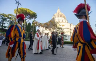 Celebram a festa dos santos protomártires de Roma no dia 27 de junho.