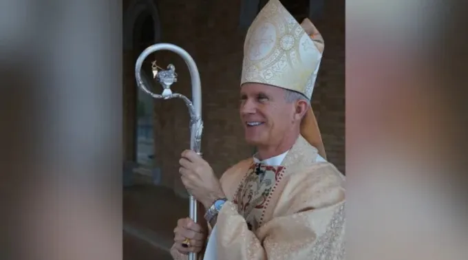 Em decisão muito rara, Papa demite bispo conservador do Texas