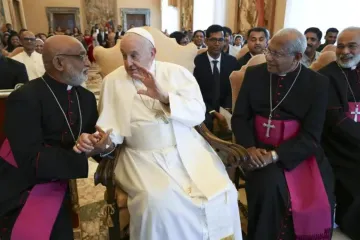 Papa Francisco e membros da Igreja Siro-Malabar